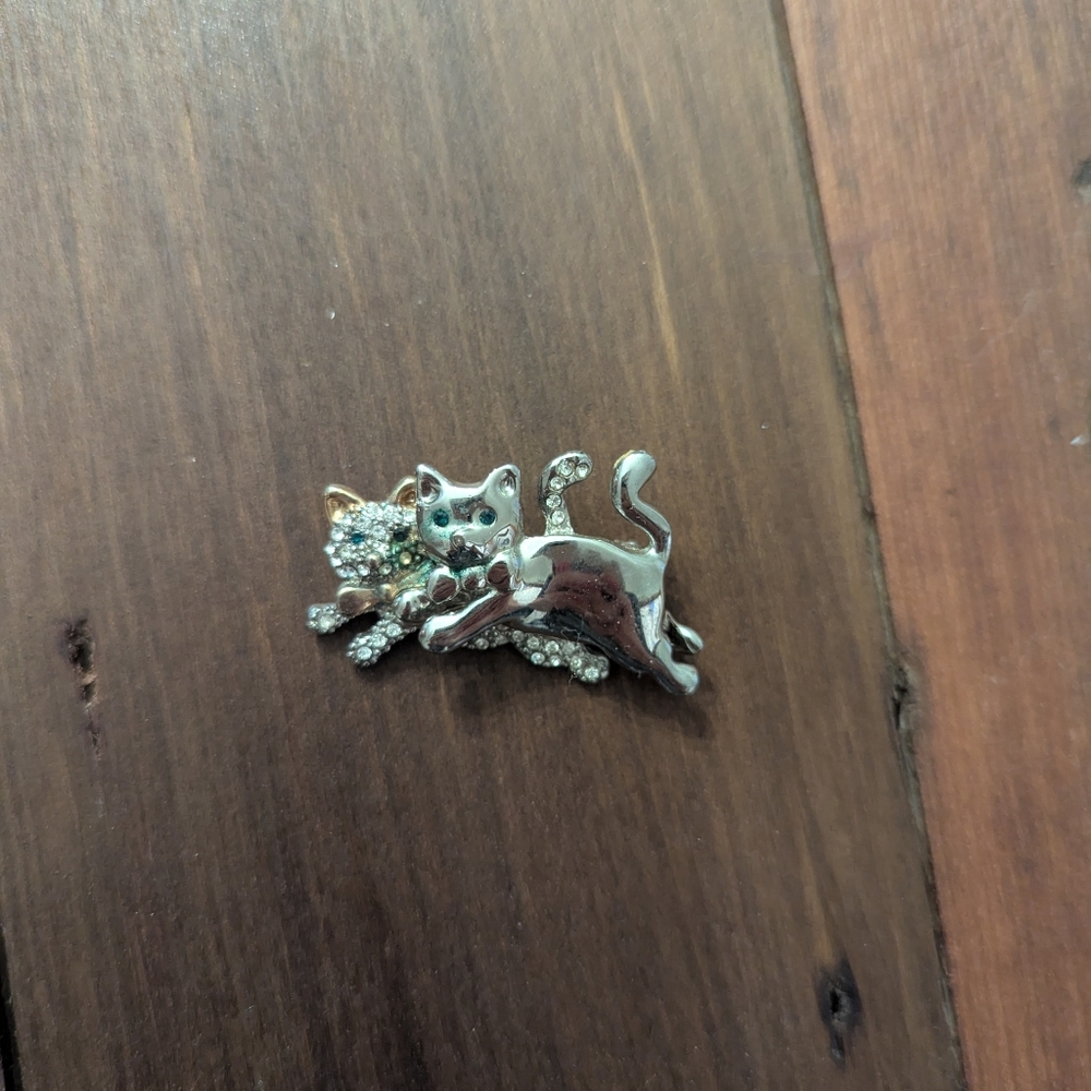 Vintage Cat Brooch Pin